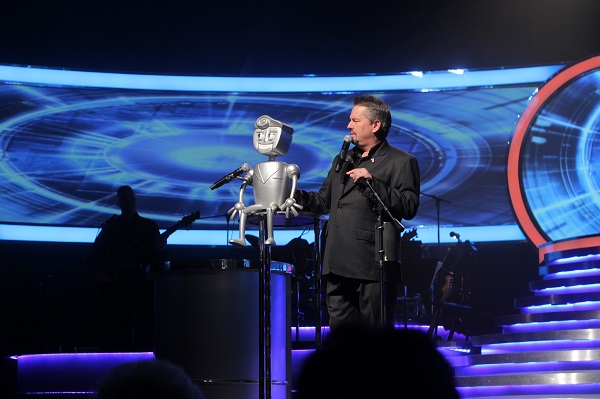 Terry Fator and his new puppet, Rusty The Robot